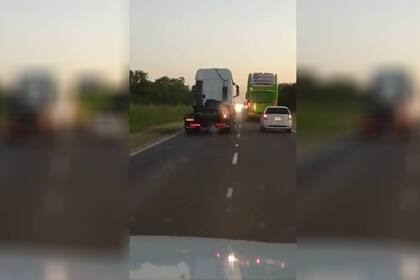 Un camionero estuvo a punto de provocar una tragedia en una ruta de Chaco