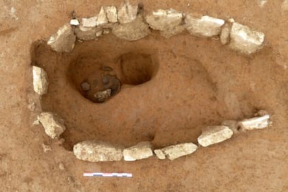 Un equipo de arqueólogos franceses encontraron dos bodegas y varios silos que pertenecieron al Neolítico