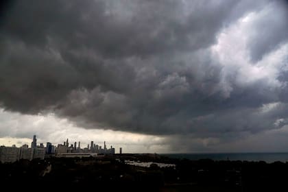 Un foco de tormentas severas se desplazará desde el Medio Oeste de EE.UU. hoy hasta el noreste del país hacia el domingo (AP Foto/Charles Rex Arbogast)