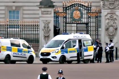 Un hombre arrojó cartuchos al Palacio de Buckingham