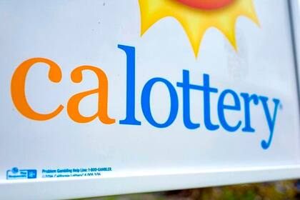 Un hombre ganó 55 millones de dólares en la lotería del estado de California y no le contó a su familia por miedo a tener que donarlo a la iglesia