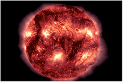 Una investigadora en ciencia espacial alertó del impacto directo de una tormenta solar en la Tierra.