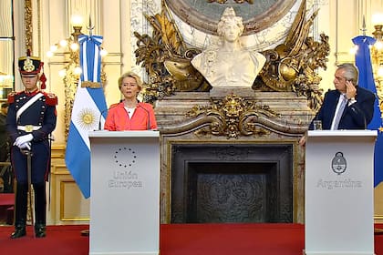 Ursula von der Leyen, presidenta de la Comisión Europea, y el presidente Alberto Fernández