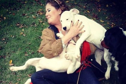 Verónica Llinás vive en las afueras de Buenos Aires rodeada de animales