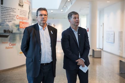 El ministro de Cultura, Tristán Bauer, y el nuevo director del Museo Malvinas, Edgardo Esteban