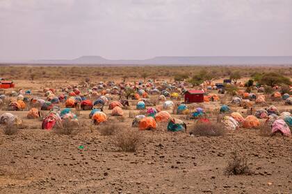 Vista de las tiendas de campaña de personas desplazadas por la sequía, en el campo para desplazados internos de Higlo, en la región de Somali, Etiopía, el 12 de abril de 2022. (Zerihun Sewunet/UNICEF vía AP)