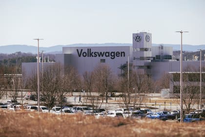 Volkswagen firmó un acuerdo con Rivian para crear una empresa de software para autos eléctricos